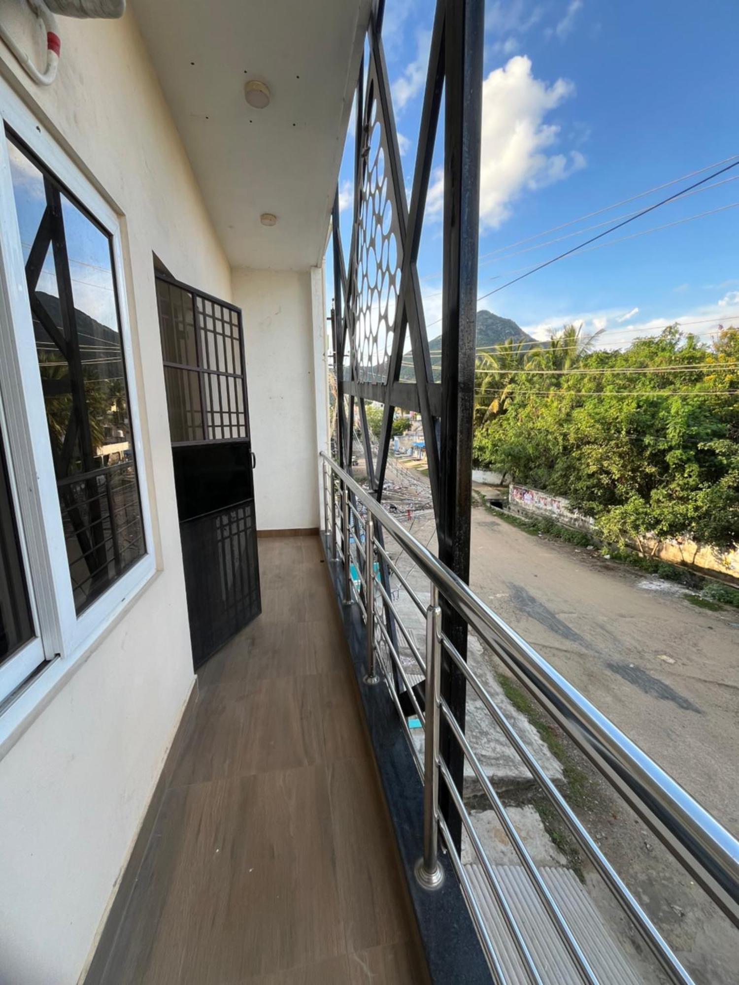 Girivalam Vista Residency Apartment Tiruvannamalai Luaran gambar